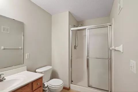 Bath - 1780 Talon Trl, Eagan, MN 55122 photo 3 of 5