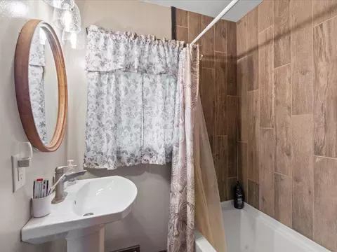 Bath - 1421 K St NE, Brainerd, MN 56401 photo 1 of 1