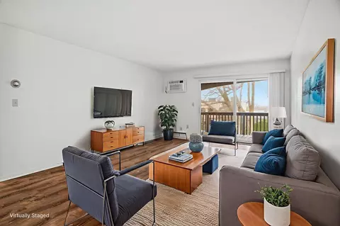 2800 Hamline Ave N #317, Roseville, MN 55113