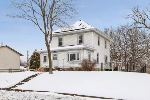 806 15th Ave N, South Saint Paul, MN 55075