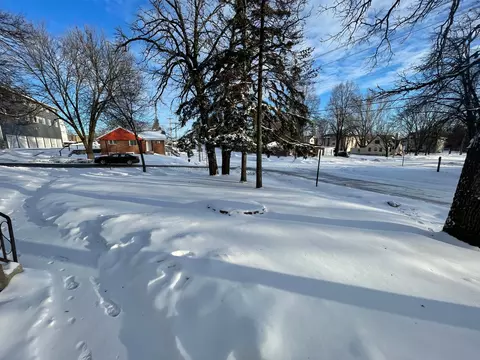 Exterior - 1027 6th Ave S, Saint Cloud, MN 56301 photo 6 of 8