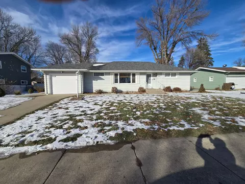 1312 S State St, Fairmont, MN 56031