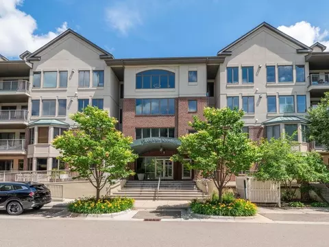5225 Grandview Sq #210, Edina, MN 55436