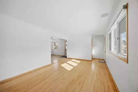 Living - 1261 Skillman Ave E, Maplewood, MN 55109 photo 2 of 4
