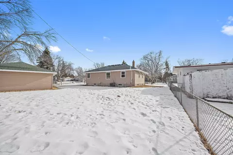 Exterior - 1261 Skillman Ave E, Maplewood, MN 55109 photo 2 of 3