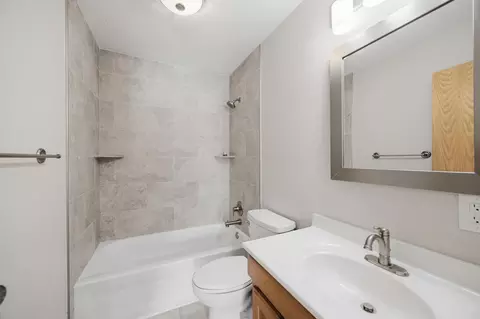 Bath - 1261 Skillman Ave E, Maplewood, MN 55109 photo 1 of 1