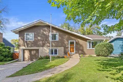 425 Ruby Dr, West Saint Paul, MN 55118