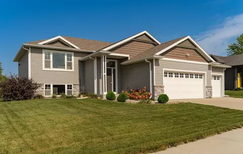 1421 Tunbridge Pl NE, Byron, MN 55920