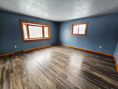 Living - 1309 Porter Rd, Montevideo, MN 56265 photo 1 of 3