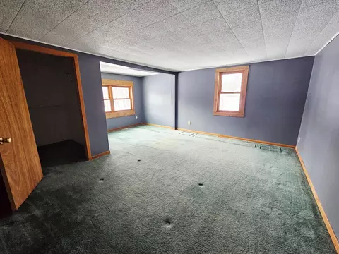 Bedroom - 1309 Porter Rd, Montevideo, MN 56265 photo 3 of 4