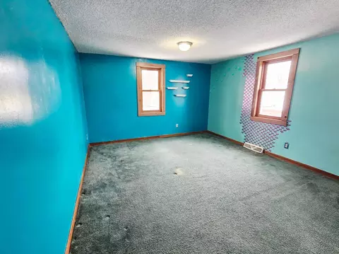 Bedroom - 1309 Porter Rd, Montevideo, MN 56265 photo 2 of 4