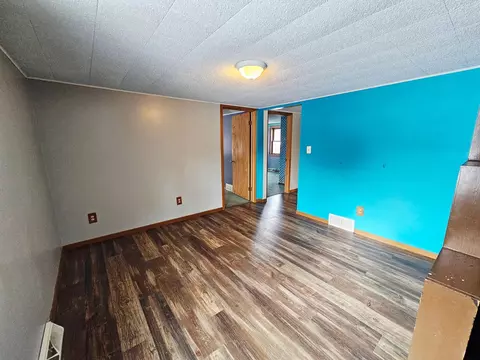 Living - 1309 Porter Rd, Montevideo, MN 56265 photo 3 of 3