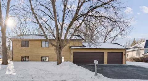 17581 Lorence Way, Eden Prairie, MN 55346