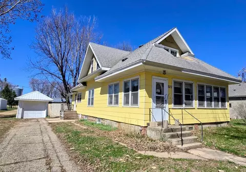521 Washington Ave, Holland, MN 56139