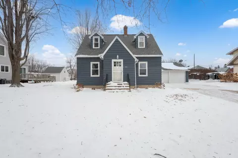 308 1st St NE, Hayfield, MN 55940