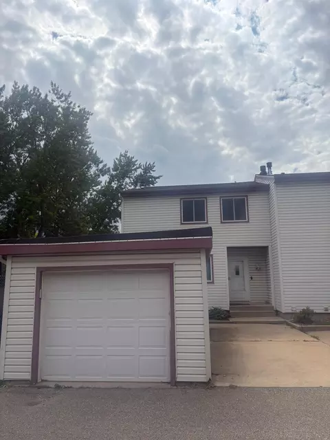 907 40th St NW, Rochester, MN 55901