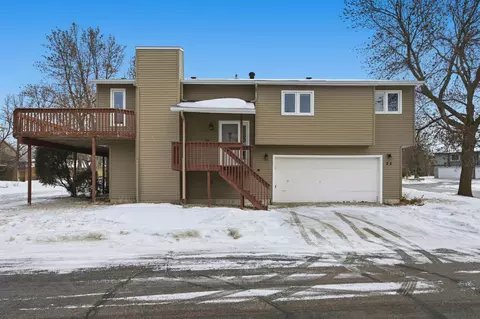22 Fremont Dr S, Fargo, ND 58103