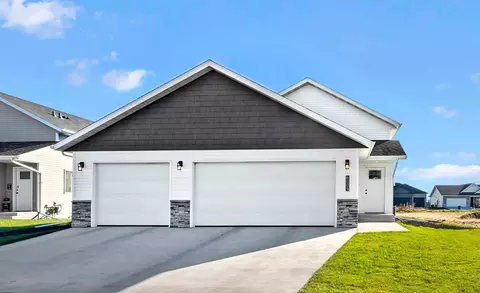 6009 80th Ave S, Horace, ND 58047