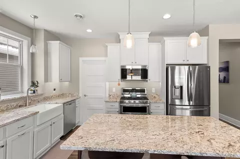 Kitchen - 13701 Brookside Path, Rosemount, MN 55068 photo 4 of 4