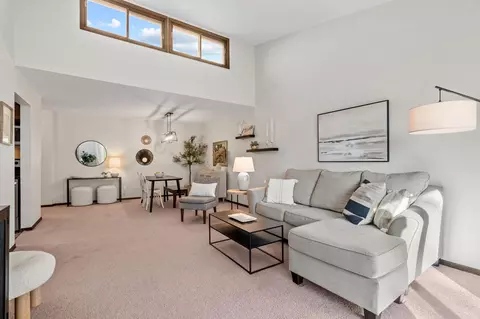 2670 Oxford St N #242, Roseville, MN 55113