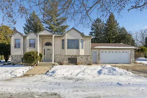 401 2nd St NE, Dodge Center, MN 55927
