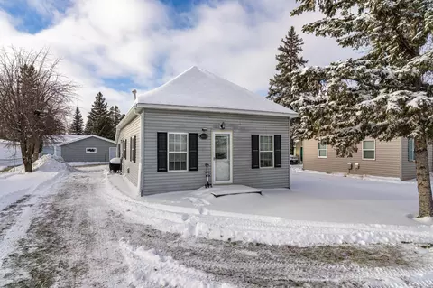 1221 Knight Ave N, Thief River Falls, MN 56701