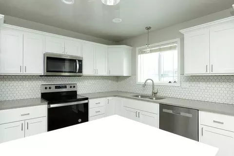 Kitchen - 307 7th St E, Horace, ND 58047 photo 2 of 2