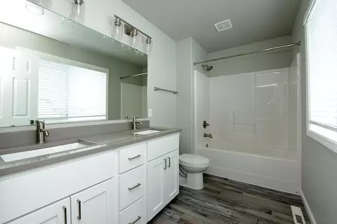 Bath - 307 7th St E, Horace, ND 58047 photo 4 of 4