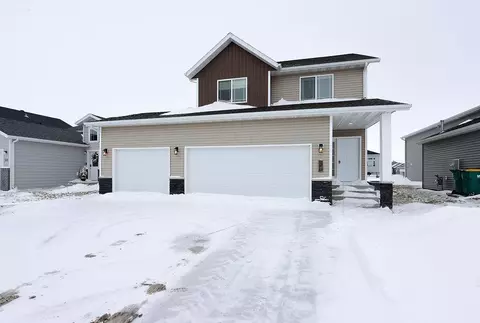 307 7th St E, Horace, ND 58047