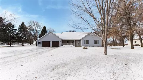 1502 Armstrong Cir NW, Alexandria, MN 56308