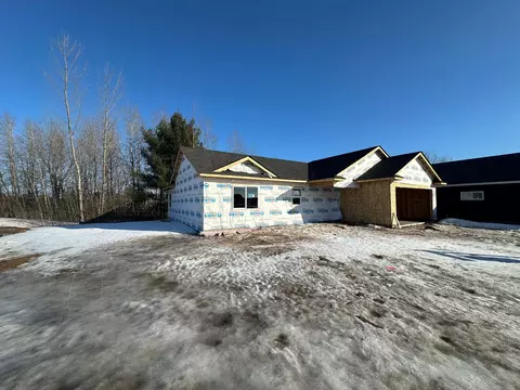 216 8th Ave NE, Isanti, MN 55040