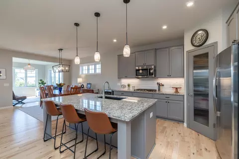 7997 183rd St W, Lakeville, MN 55044