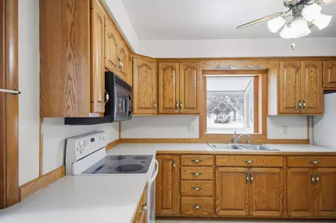2000 E Oakland Ave, Austin, MN 55912 photo 7