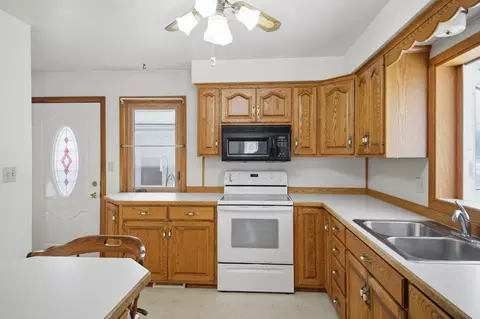 2000 E Oakland Ave, Austin, MN 55912 photo 9