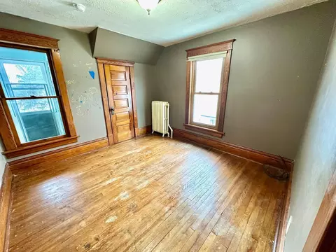 Bedroom - 402 E 4th St, Albert Lea, MN 56007 photo 3 of 5