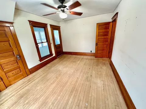 Bedroom - 402 E 4th St, Albert Lea, MN 56007 photo 2 of 5