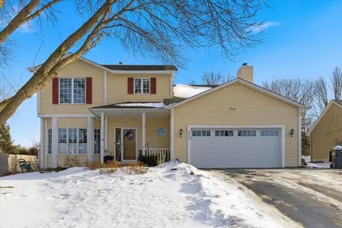 8925 Belvedere Dr, Eden Prairie, MN 55347