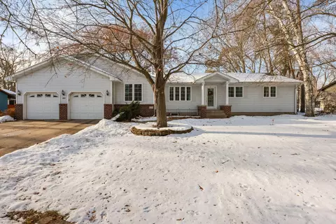 8021 Elbe St, Circle Pines, MN 55014