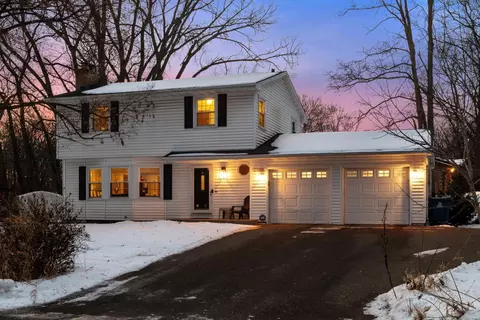2908 Cedar Knoll Ct, Minnetonka, MN 55305