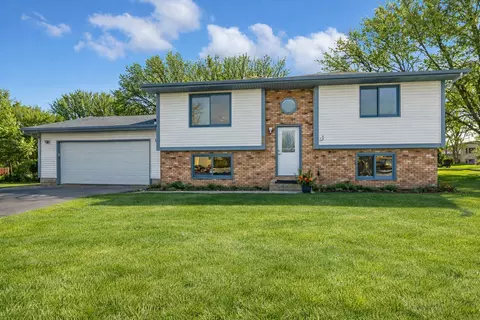 144 Hedman Ln, Monticello, MN 55362
