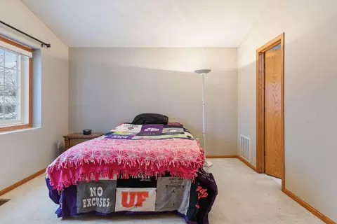 Bedroom - 2085 Gresham Ave N, Oakdale, MN 55128 photo 2 of 6