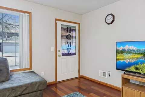Entry Way - 2085 Gresham Ave N, Oakdale, MN 55128 photo 1 of 3