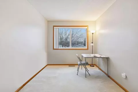 Bedroom - 2085 Gresham Ave N, Oakdale, MN 55128 photo 1 of 6