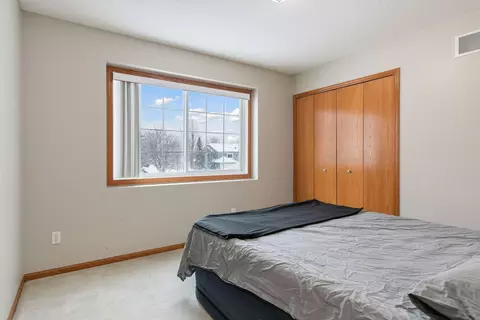 Bedroom - 2085 Gresham Ave N, Oakdale, MN 55128 photo 5 of 6