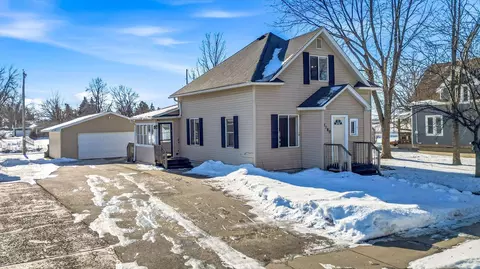 1140 Florence St, Baldwin, WI 54002