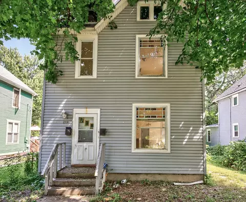 2214 Dupont Ave N, Minneapolis, MN 55411