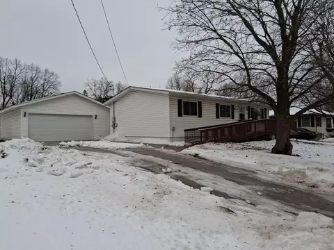 230 Spruce Dr E, Annandale, MN 55302