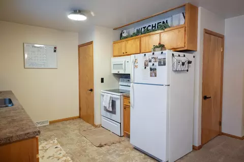 208 E 2nd St, Adrian, MN 56110 photo 4