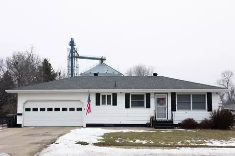 208 E 2nd St, Adrian, MN 56110 photo 2