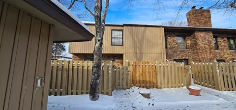 2407 Unity Ave N, Golden Valley, MN 55422